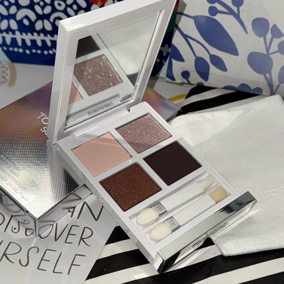 NIB TOM FORD Soleil Neige Eye Color Quad Eyeshadow 01 Black Diamond 0.24 oz/7 g - Picture 3 of 10